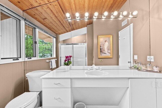 Building Photo - 25 Laurus Ln