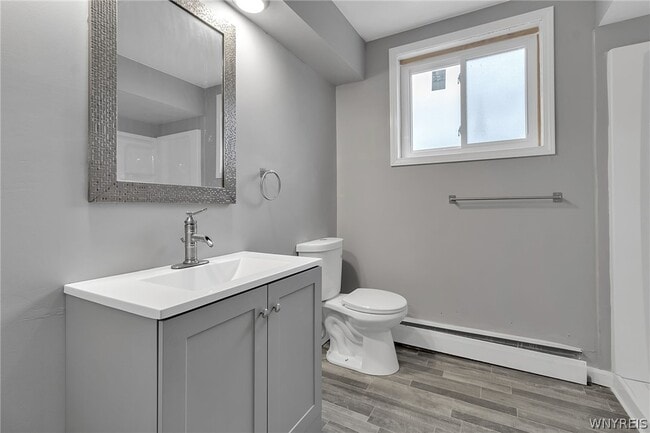 Building Photo - 629 Broadway St