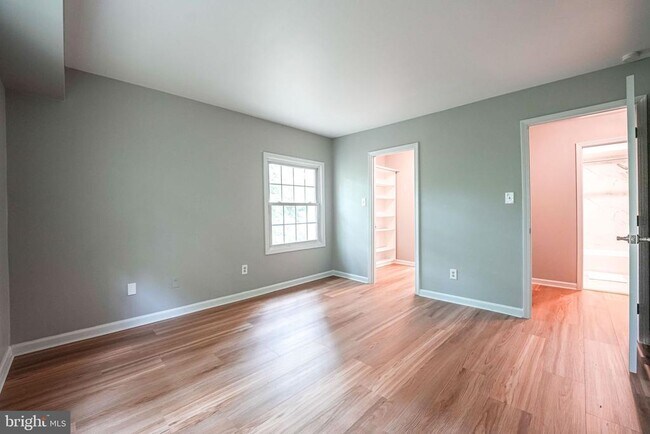 Building Photo - 8229 Kings Charter Ln