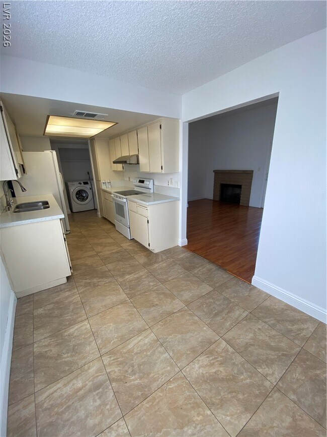 Building Photo - 4351 Gannet Cir
