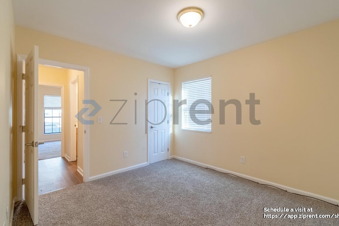 Building Photo - 8533 Sawyer Brown Rd