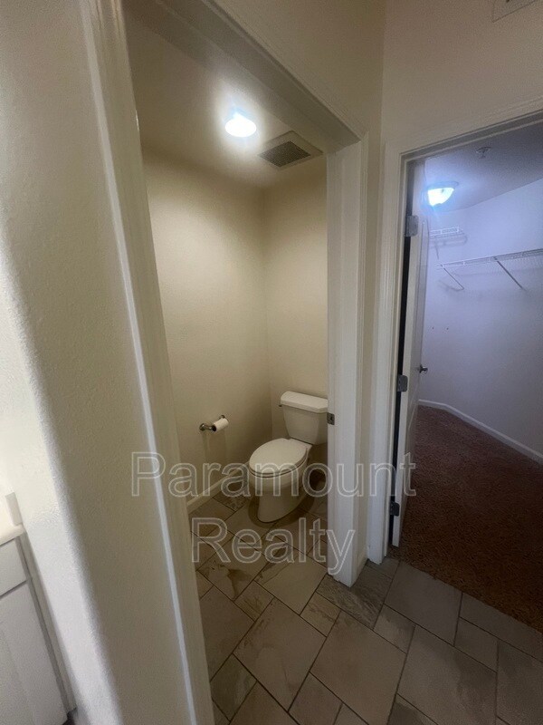 Building Photo - 700 S Abel St