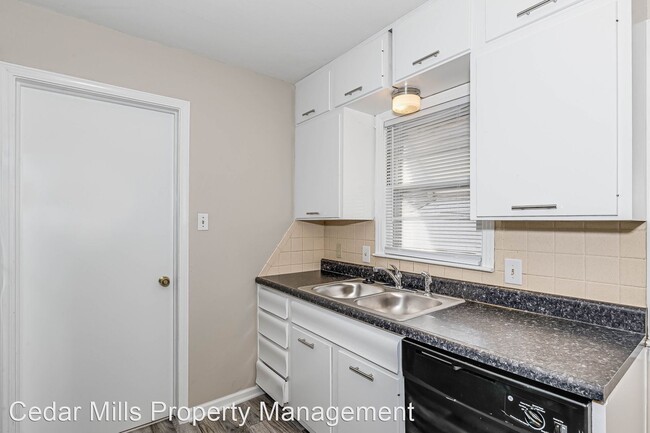 Building Photo - 2 br, 1 bath House - 119 E. Blake