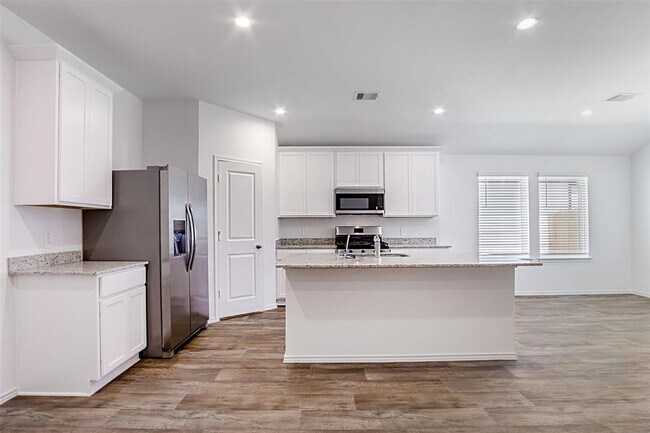Building Photo - 4302 Freya Pointe Dr