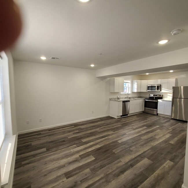 Building Photo - Townhomes Now Available in Strafford MO!