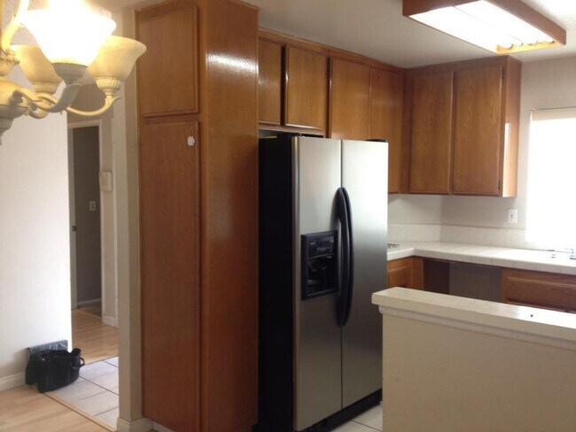 Building Photo - Charming 2-Bed, 2-Bath Pool Home with Fireplace & 2-Car Garage in Quiet Colton Neighborhood