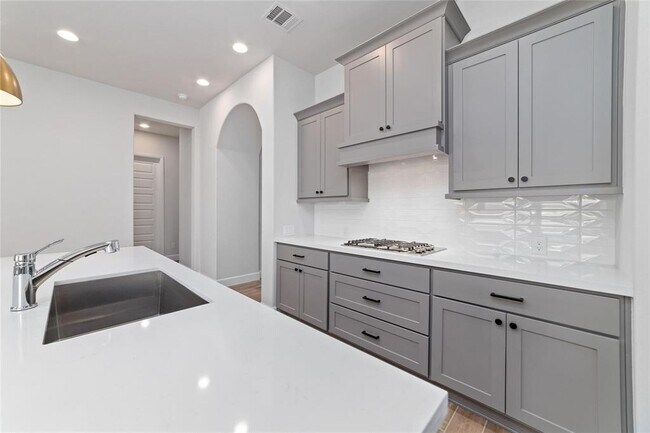 Building Photo - 624 Cape Capri Dr