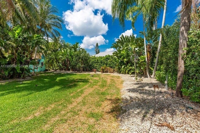 Building Photo - 14610 Tarpon Dr