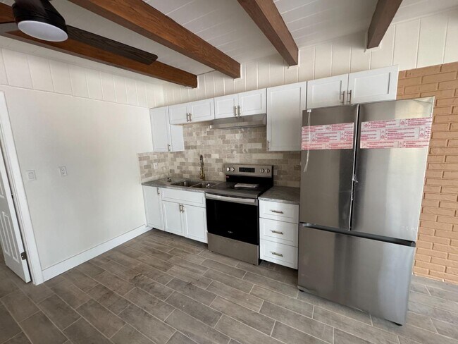 Building Photo - 1218 E 138th Ave