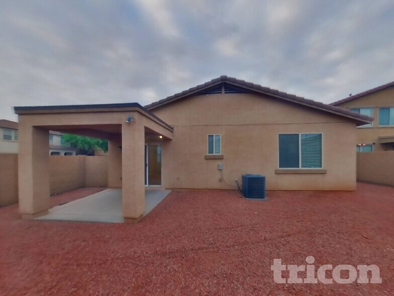 Building Photo - 7310 W St Charles Ave