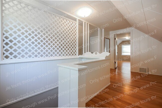Building Photo - 1612 NE 62nd Ave