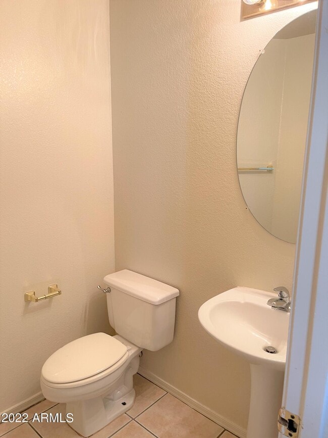 Building Photo - 1691 E Park Ave