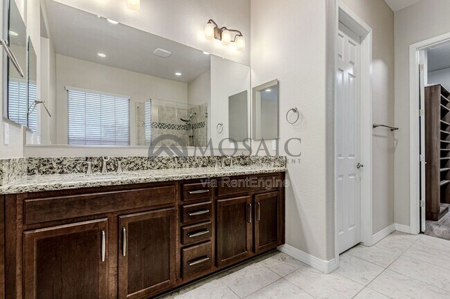 Building Photo - 800 E Tonto Pl