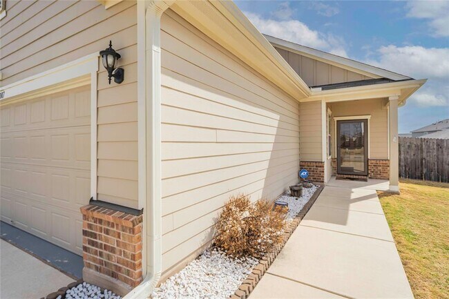 Building Photo - 13007 Carswell St