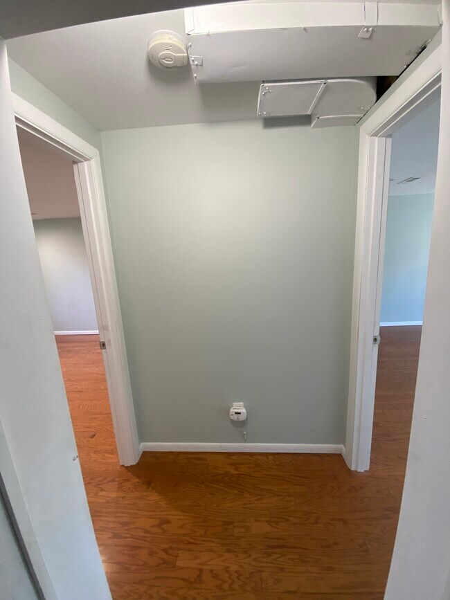 Building Photo - 9645 Loveland Madeira Rd