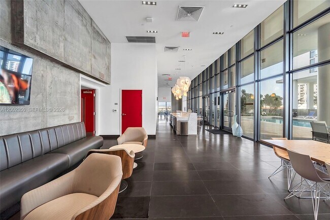 Building Photo - 1600 NE 1st Ave