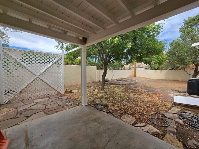 Building Photo - 133 Sereno Dr