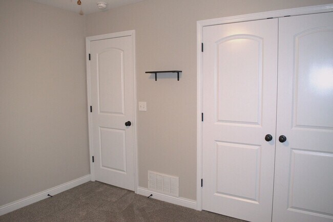 Building Photo - 607 Winterway Dr.
