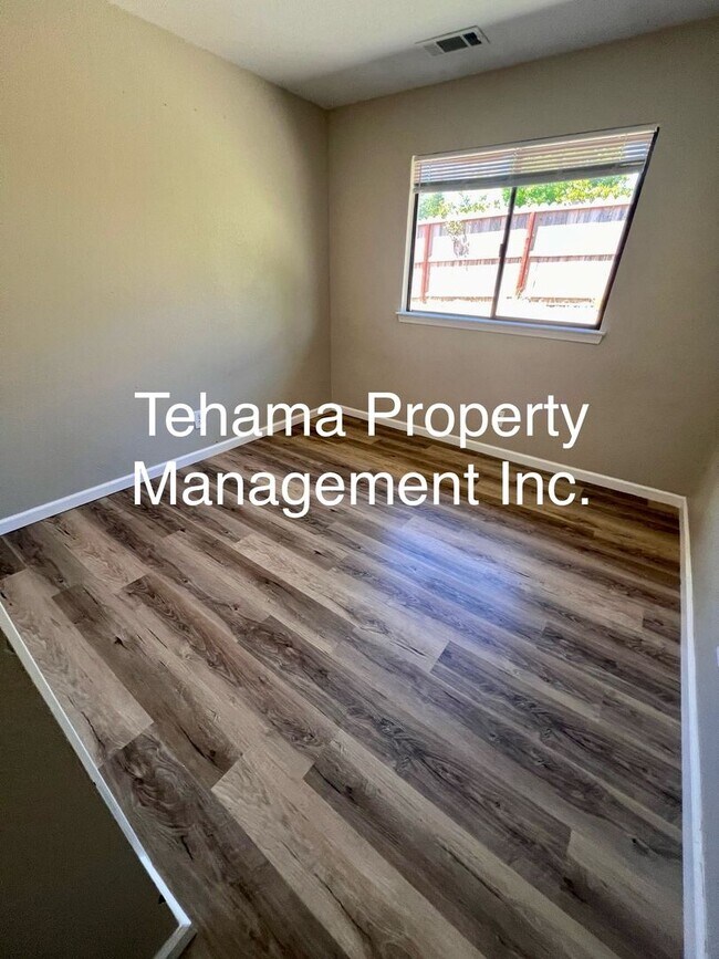 Building Photo - Beautiful 3 bedroom 2 bath home in Redding, CA