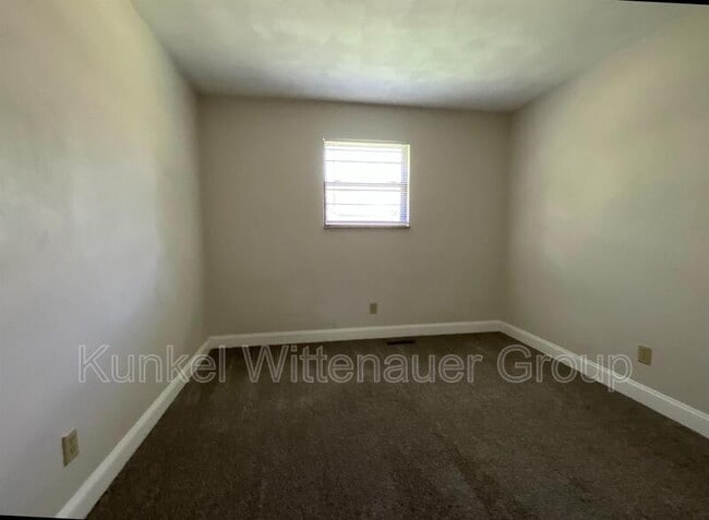 Building Photo - 713 Plankway Dr
