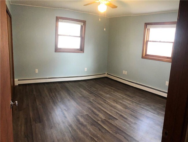 Building Photo - 12 Spruce St