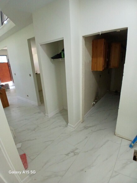 Building Photo - 1150 Regency Dr