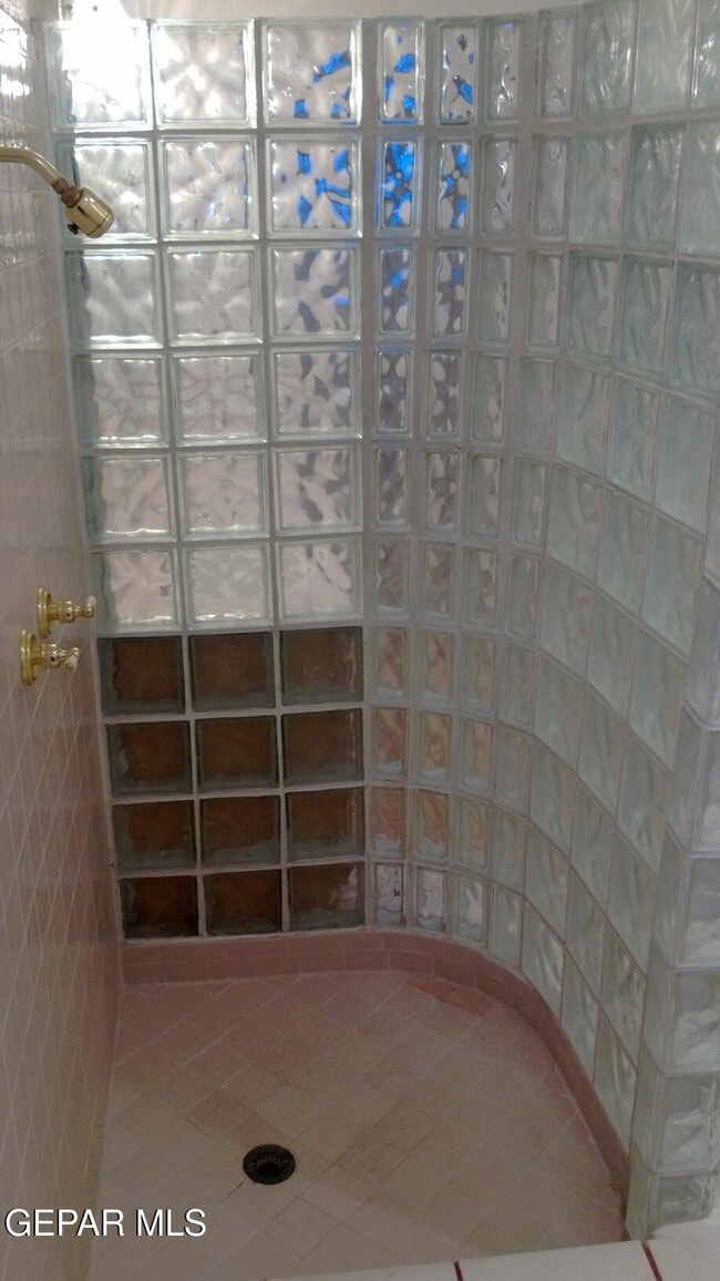 Building Photo - 7417 Mission Viejo Dr