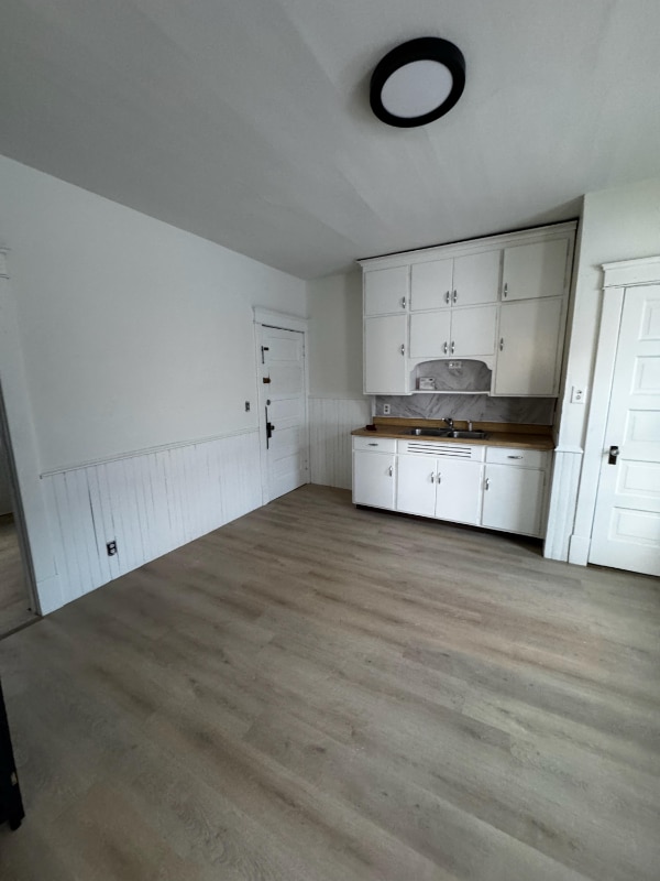 Building Photo - 120 Center Ave