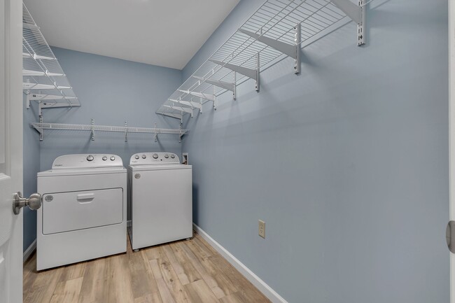 Large walk-in closet with laundry - 1408 Container Way