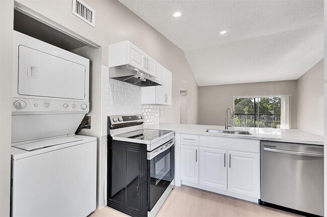 Building Photo - 719 Gardens Dr