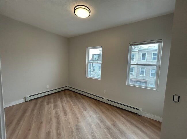 Building Photo - 53 White St