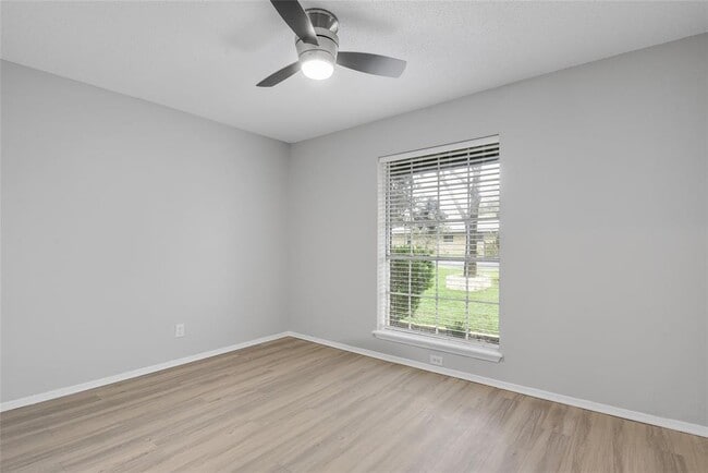 Building Photo - 5803 Lewood Dr