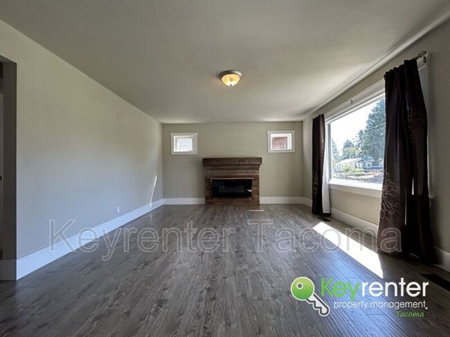 Building Photo - Captivating 3 Bed - 1 Bath Tacoma Home