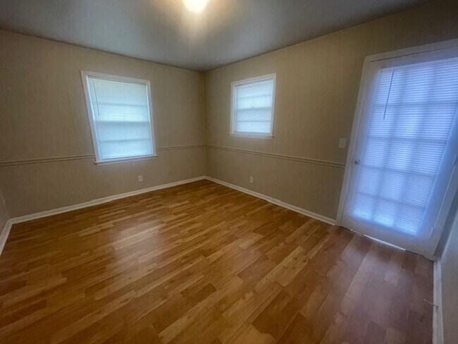 Building Photo - 504 Merrymont Dr