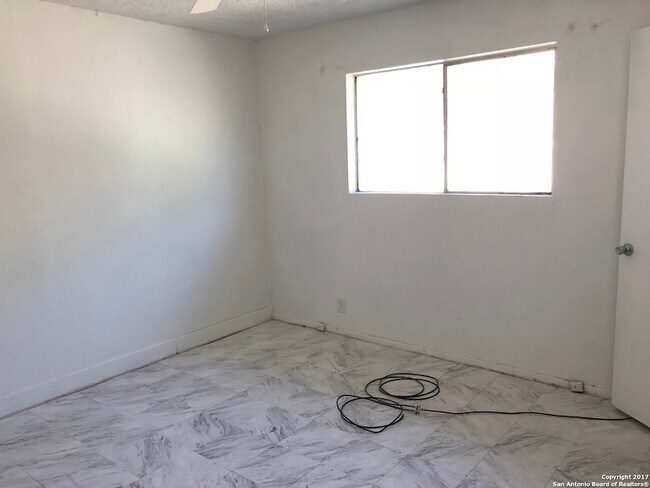 Building Photo - 11127 Belair Dr
