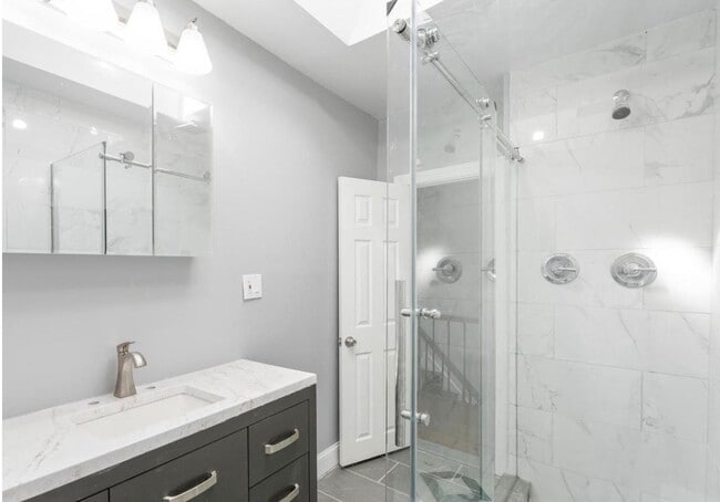 Building Photo - 1630 S 28th St