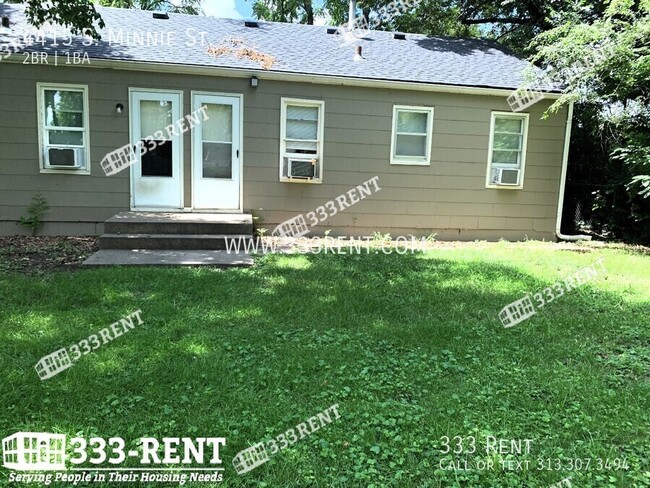 Building Photo - Cozy Two Bedroom Duplex Located in the Hea...