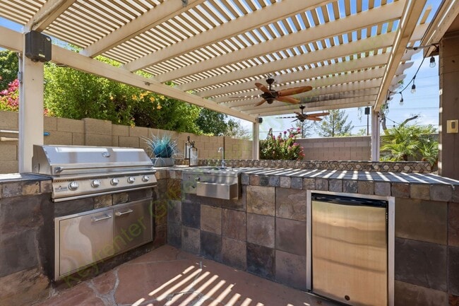 Building Photo - Resort-Style Gilbert Living with Private Pool & Outdoor Kitchen!