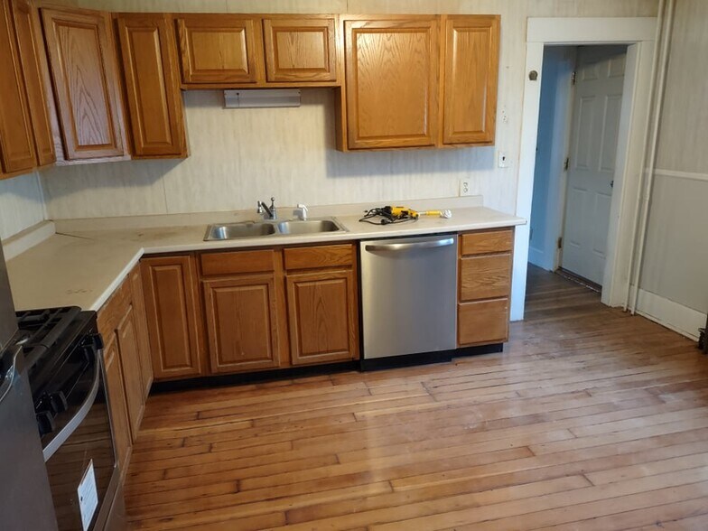 Building Photo - 16 Kilby St