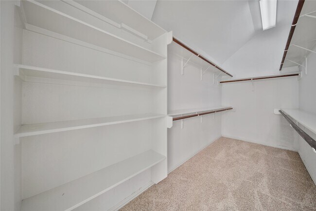 Building Photo - 14 Beauty Bower Pl