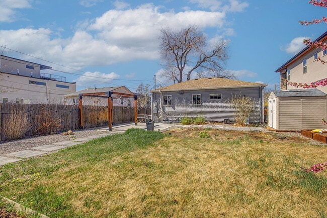 Building Photo - 2646 S Cherokee St