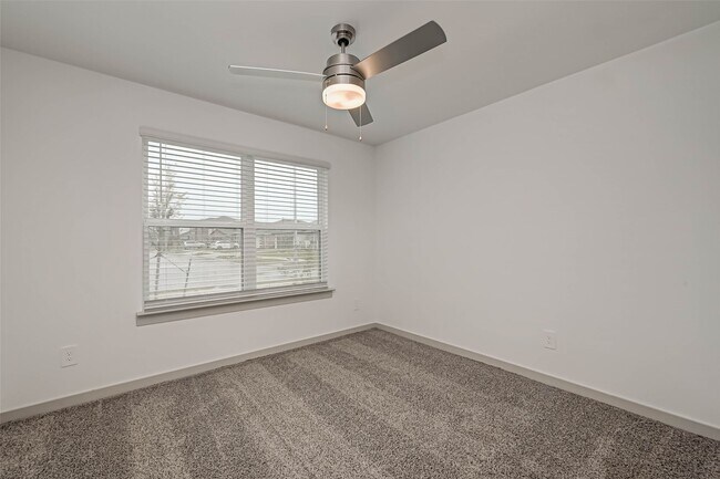 Building Photo - 3418 Lake Landing Ln