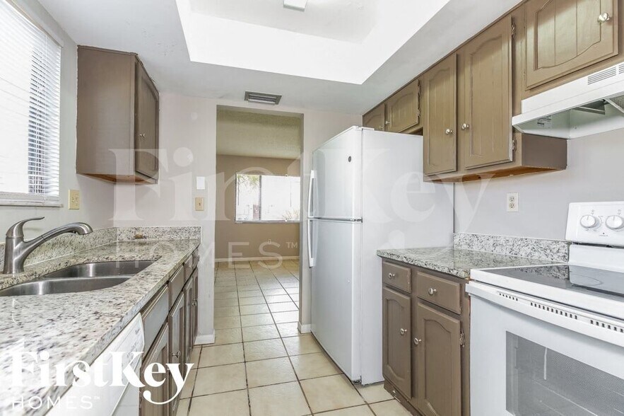 Building Photo - 4005 Mt Sterling Ave