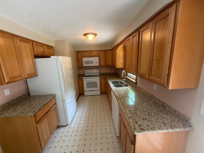 Building Photo - 158 Tina Dr