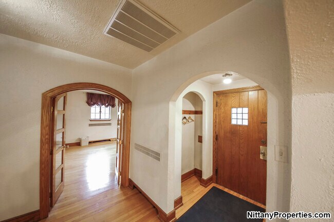 Building Photo - 100 N Patterson St