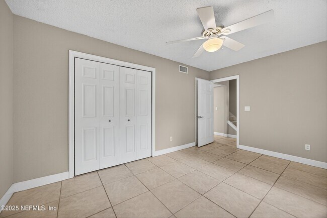 Building Photo - 3945 Oak St