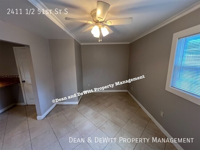 Building Photo - 2411 1/2 51st St S-