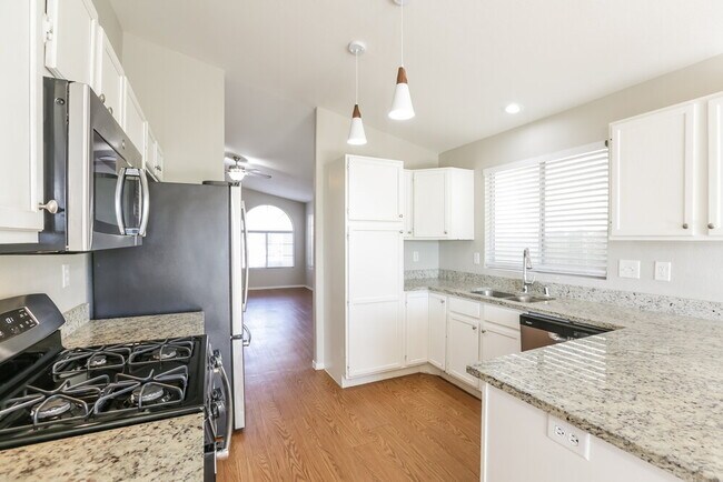 Building Photo - 8341 Pendragon Cir