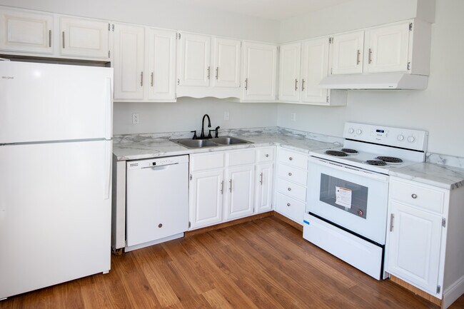 Building Photo - 152 Pierre Pl