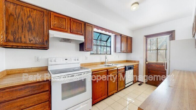 Building Photo - 5735 W 2nd Ave